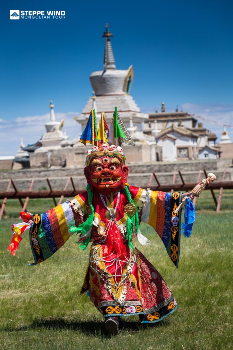 Mongolian Nomadic Show: Reveling in the Majestic Danshig Religious Festival