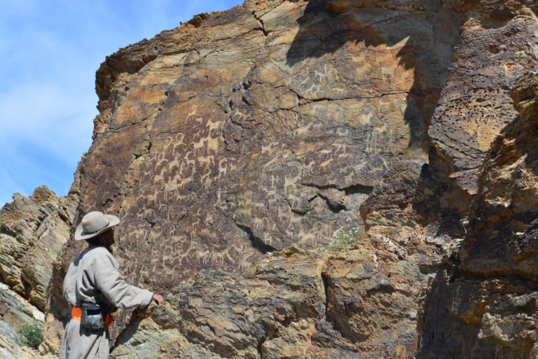 Mongolian Rock Art: Unraveling the Enigma of Ancient Petroglyphs and Cave Paintings